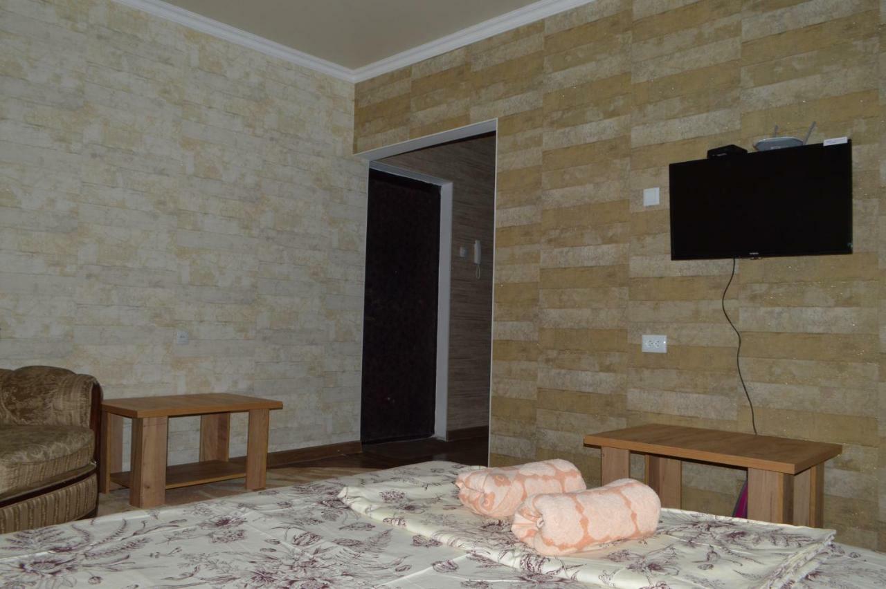 Apartment On Isanov Street, 8 بيشكيك المظهر الخارجي الصورة